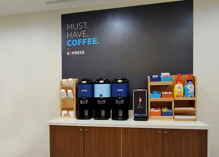 Holiday Inn Express & Suites Evansville North By Ihg