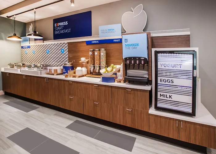 Holiday Inn Express & Suites Evansville North By Ihg