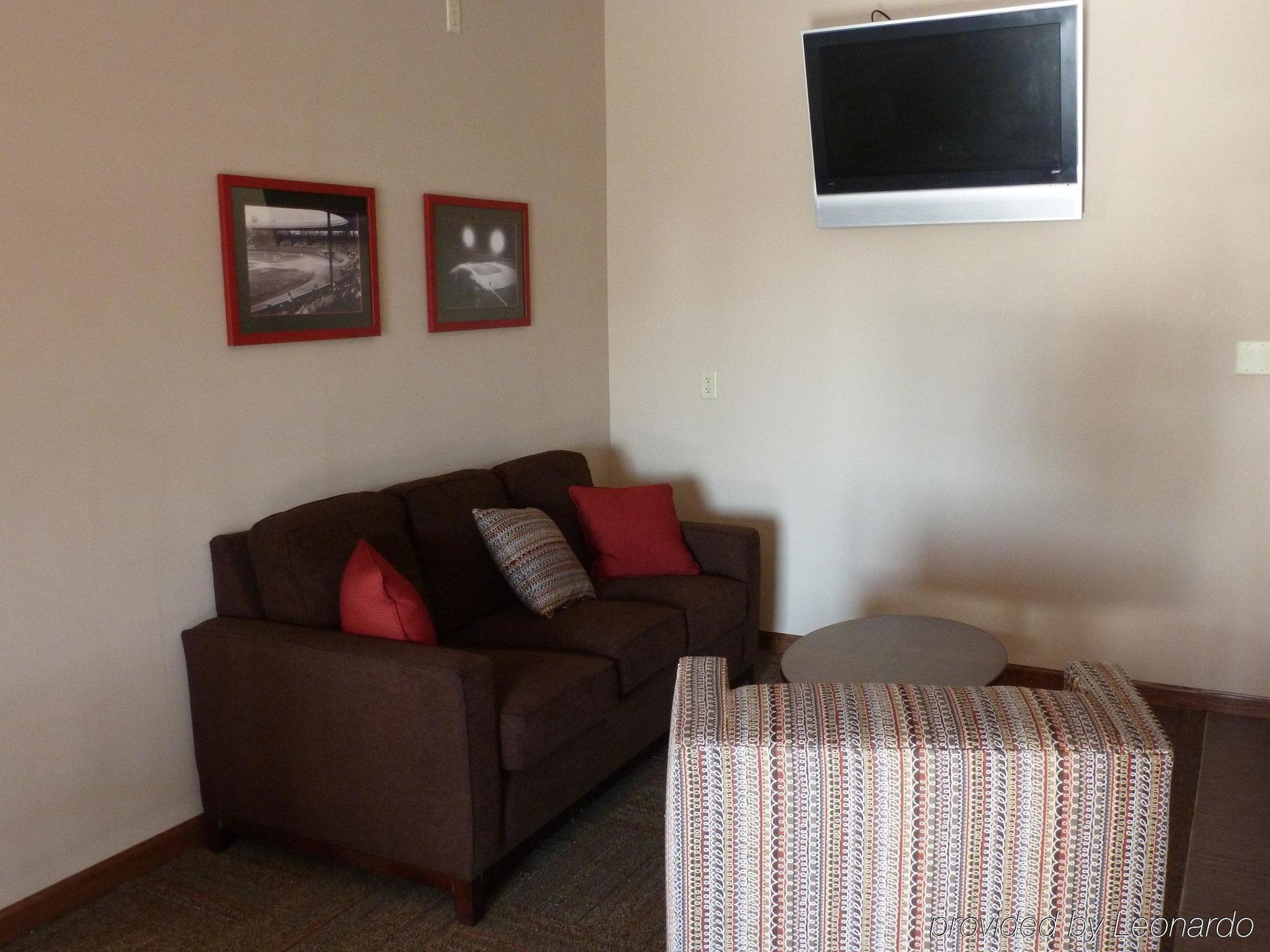 Express & Evansville North By Ihg Warrenton