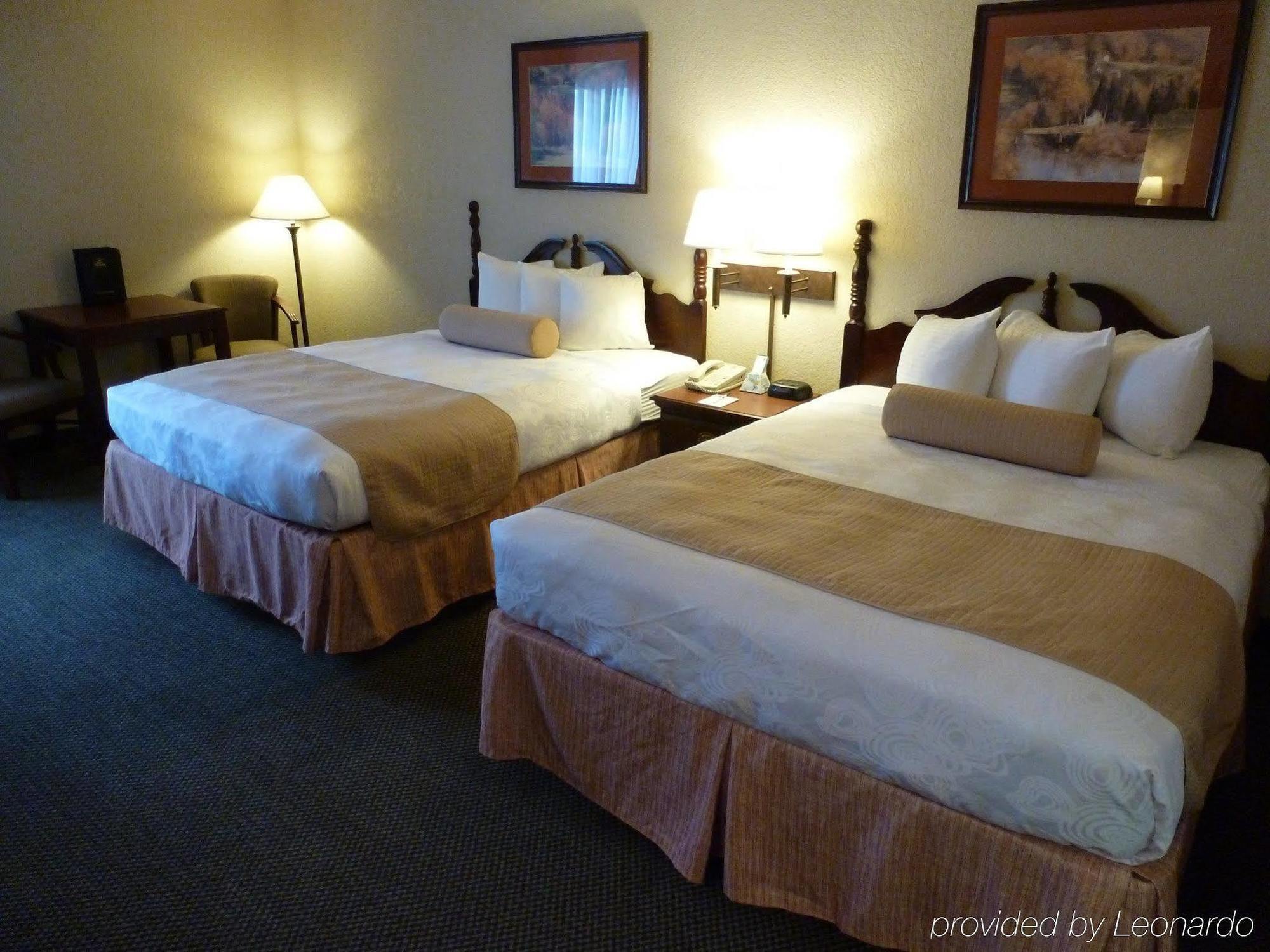 Express & Evansville North By Ihg Hotel Warrenton