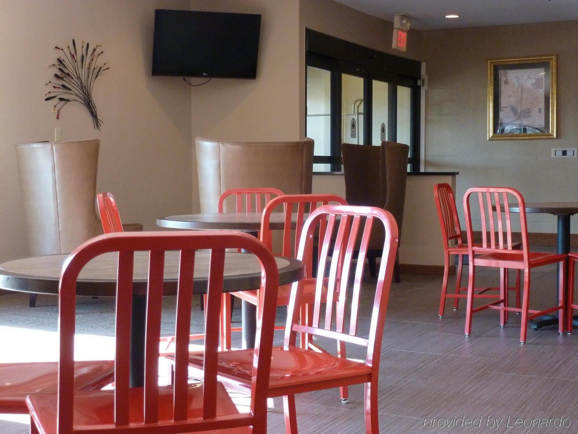 Express & Evansville North By Ihg Hotel Warrenton
