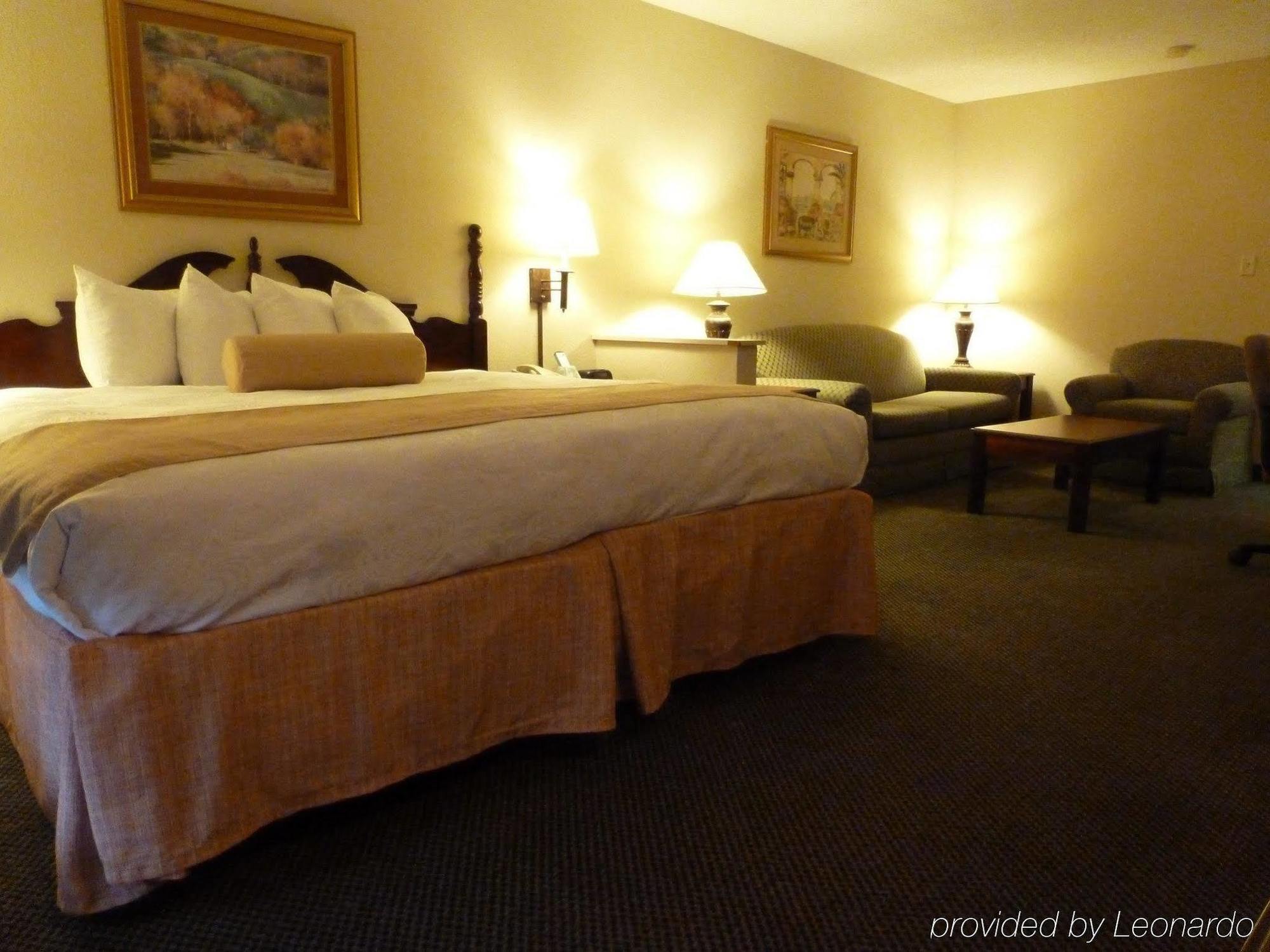 Express & Evansville North By Ihg Hotel Warrenton