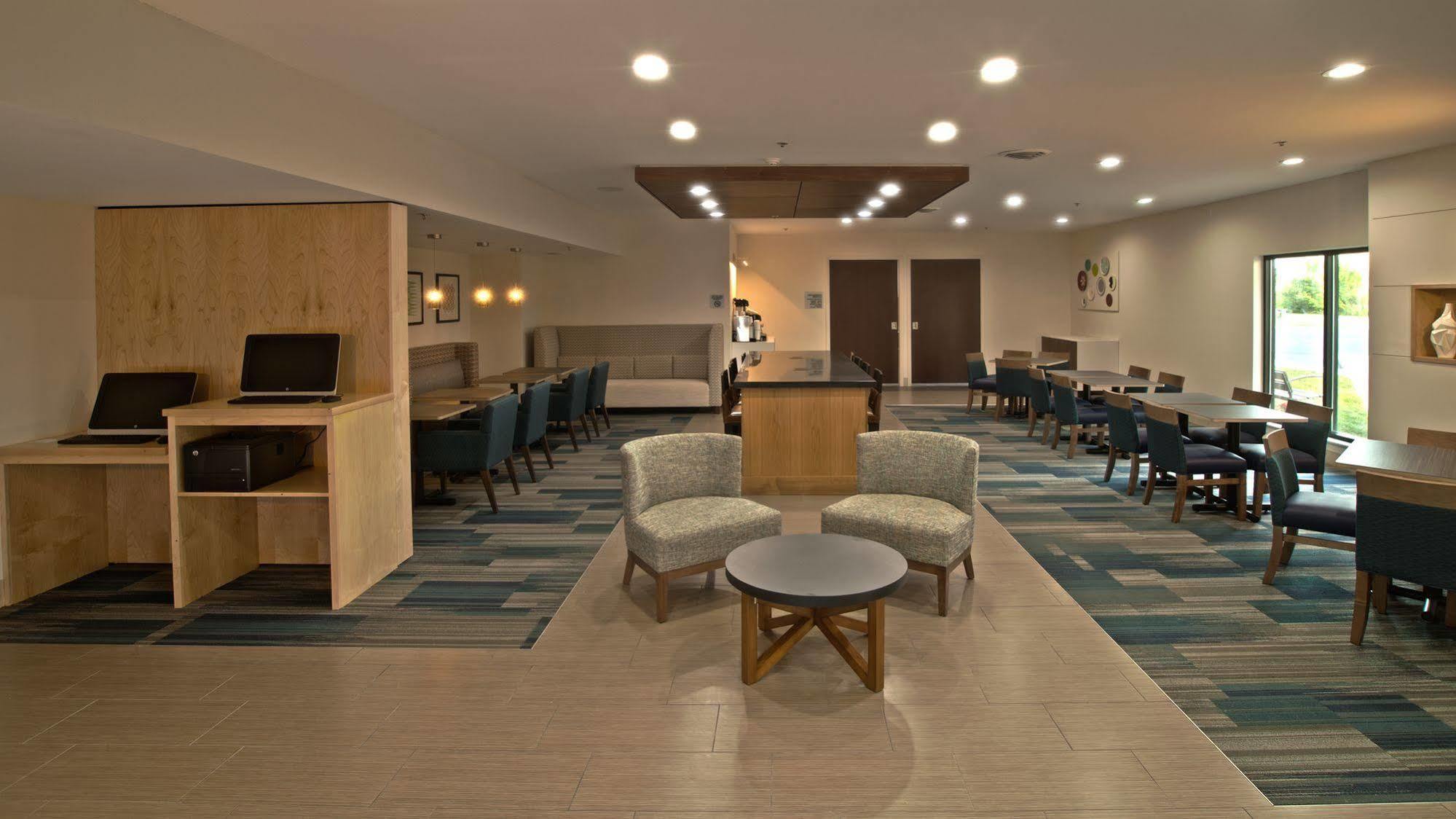 Express & Evansville North By Ihg Warrenton