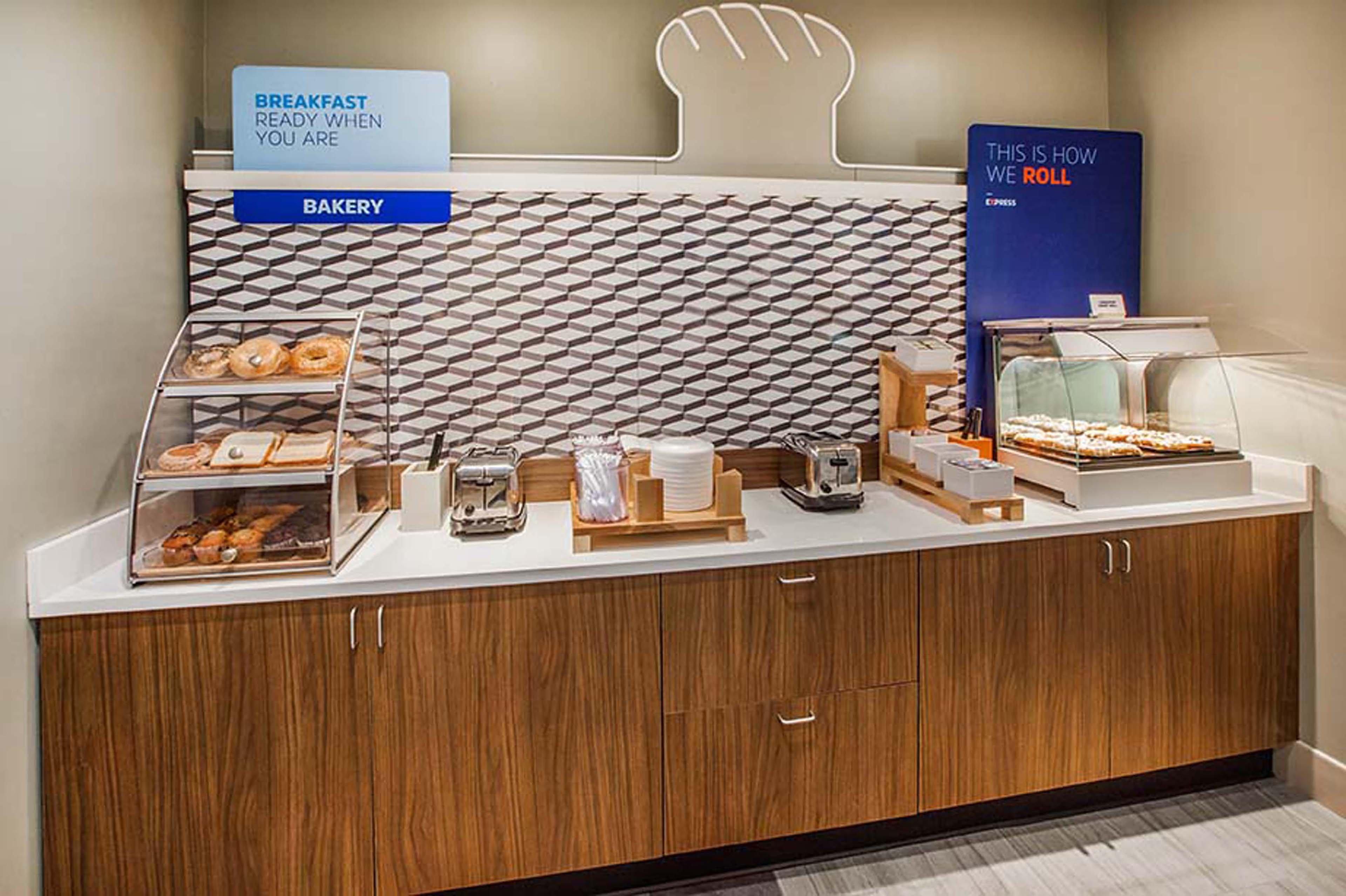 Express & Evansville North By Ihg