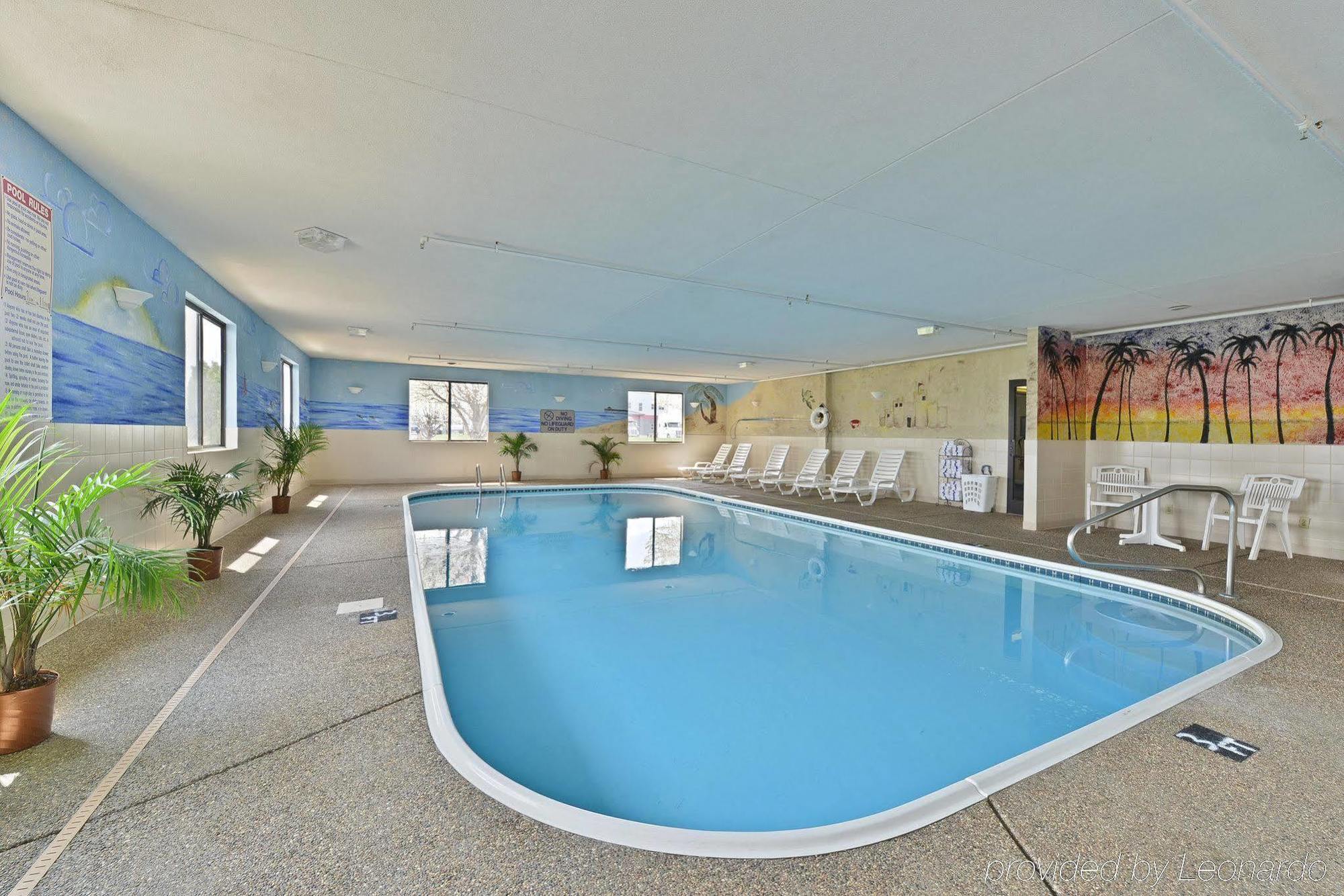 Express & Evansville North By Ihg Hotel Warrenton
