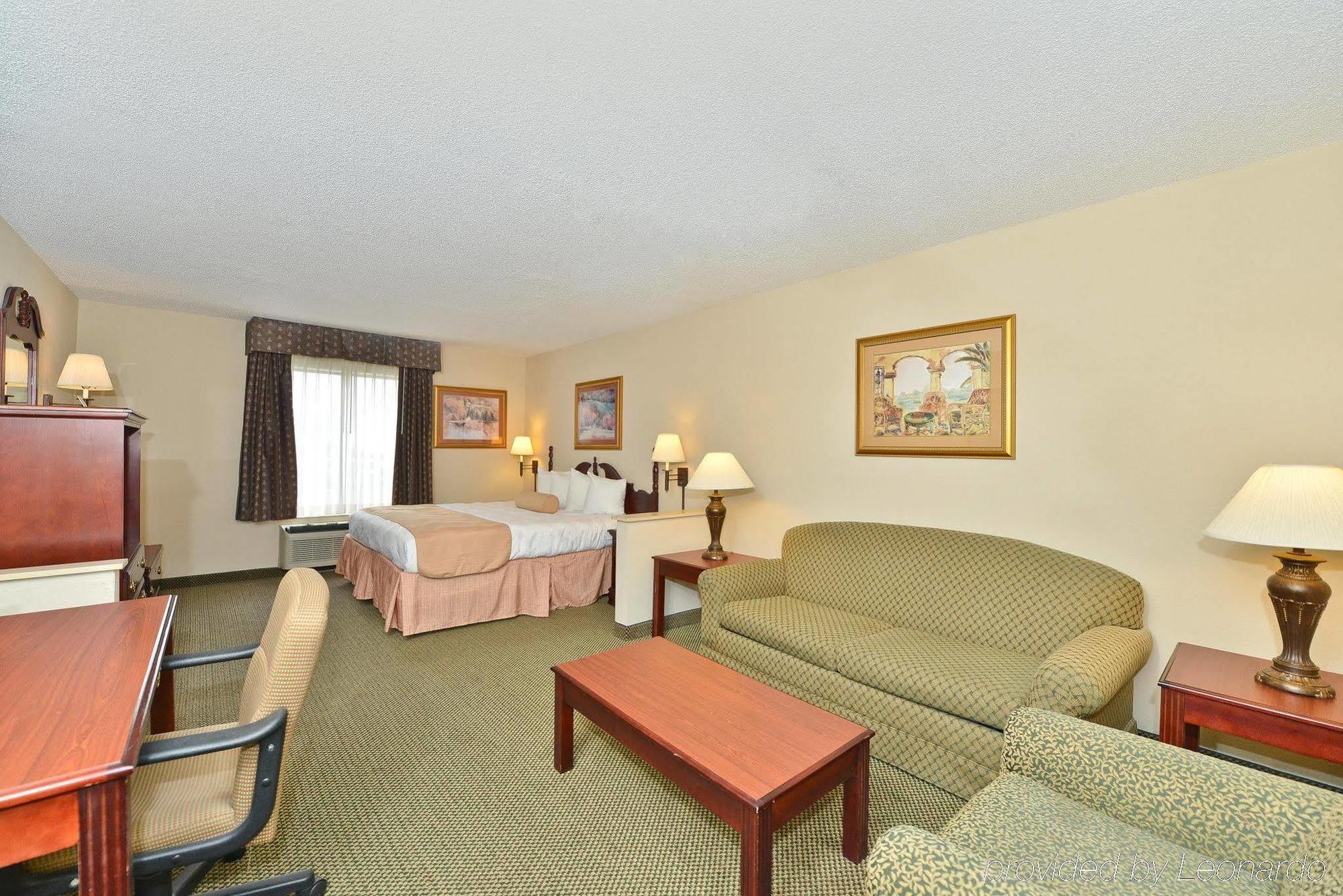Express & Evansville North By Ihg Hotel 3*