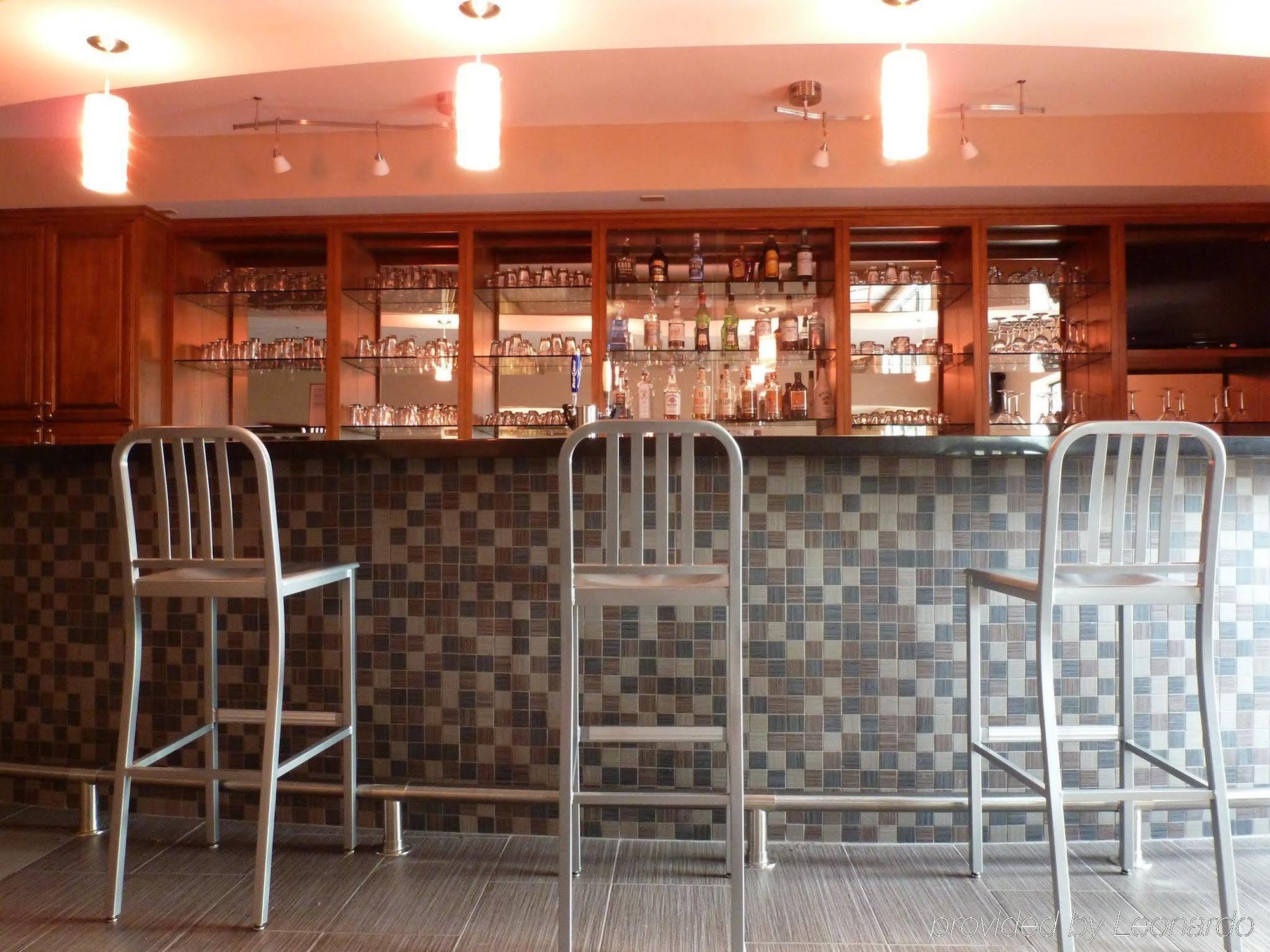 Express & Evansville North By Ihg Warrenton