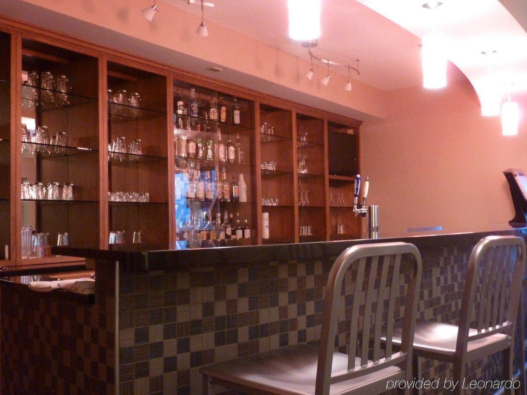 Express & Evansville North By Ihg 3* Warrenton