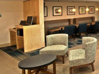 Express & Evansville North By Ihg Warrenton